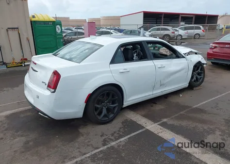 2022 Chrysler 300 S из США, поврежденный, VIN 2C3CCABGXNH170698